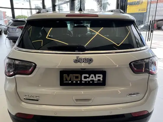 JEEP-COMPASS-2.0 16V DIESEL LONGITUDE 4X4 AUTOMÁTICO JEEP-COMPASS-2018