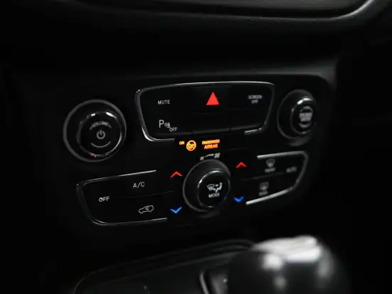 JEEP-COMPASS-2.0 16V FLEX LONGITUDE AUTOMÁTICO JEEP-COMPASS-2018