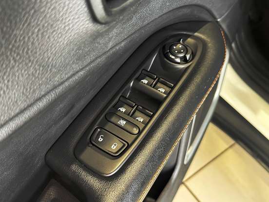 JEEP-COMPASS-2.0 16V DIESEL LONGITUDE 4X4 AUTOMÁTICO JEEP-COMPASS-2020