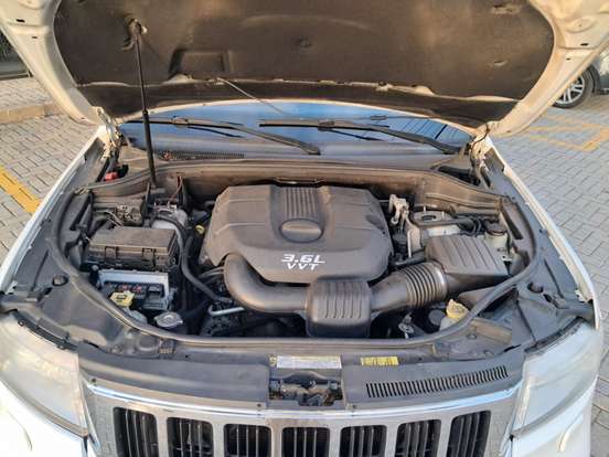 JEEP-GRAND CHEROKEE-3.6 LAREDO 4X4 V6 24V GASOLINA 4P AUTOMÁTICO JEEP-GRAND CHEROKEE-2012