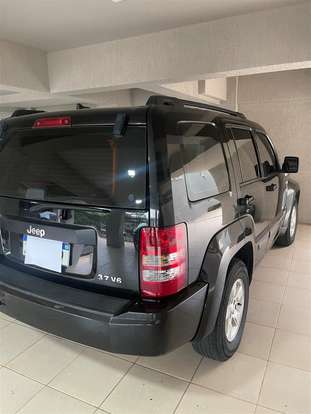 JEEP-CHEROKEE-2011