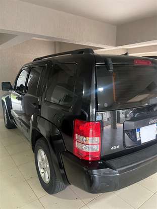 JEEP-CHEROKEE-2011
