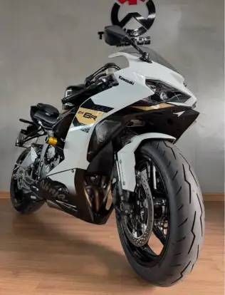 KAWASAKI-NINJA ZX-6R-2025