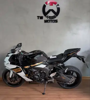 KAWASAKI-NINJA ZX-6R-2025
