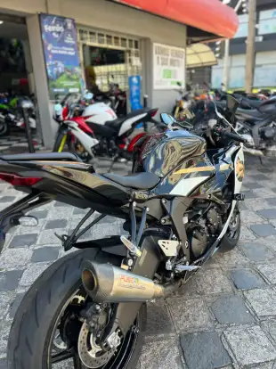 KAWASAKI-NINJA ZX-6R-2025