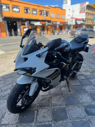 KAWASAKI-NINJA ZX-6R-2025