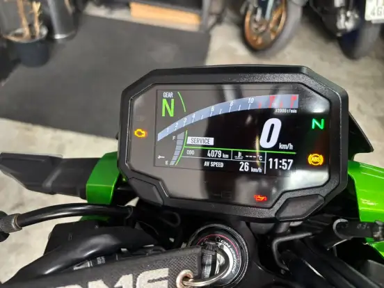 KAWASAKI-Z500 SE-2025