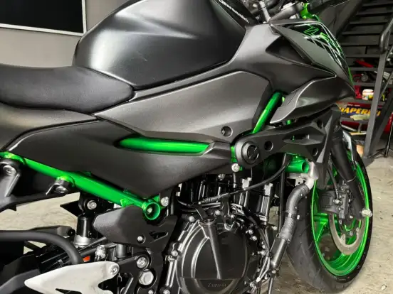 KAWASAKI-Z500 SE-2025