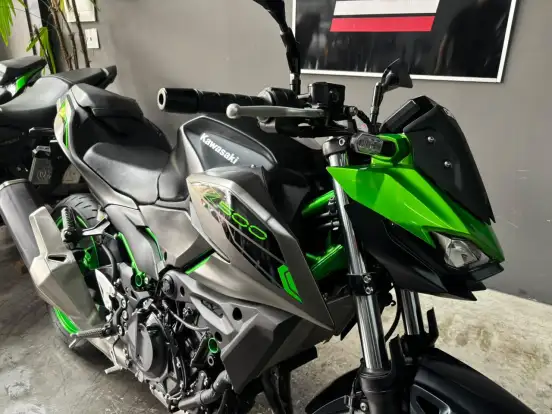 KAWASAKI-Z500 SE-2025