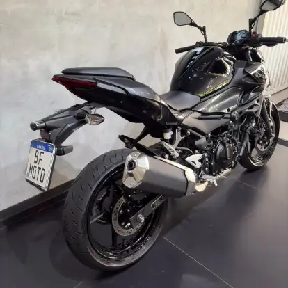 KAWASAKI-Z500-2026