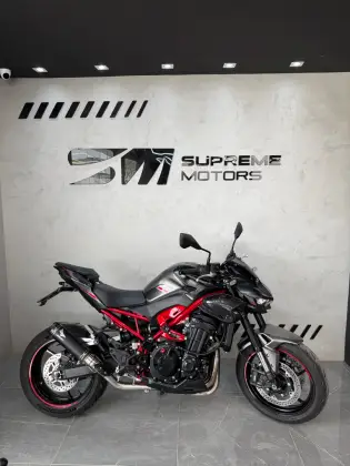 KAWASAKI Z900 