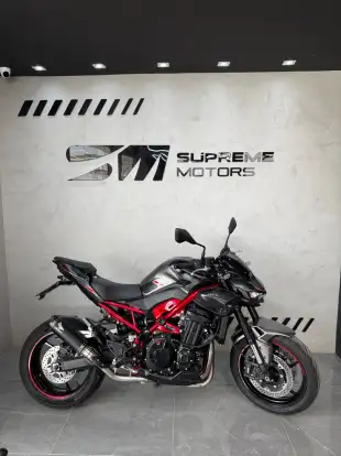 KAWASAKI-Z900-2025