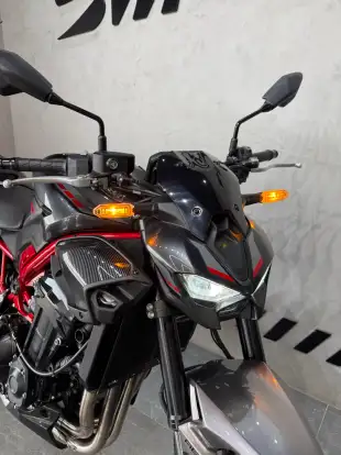KAWASAKI-Z900-2025