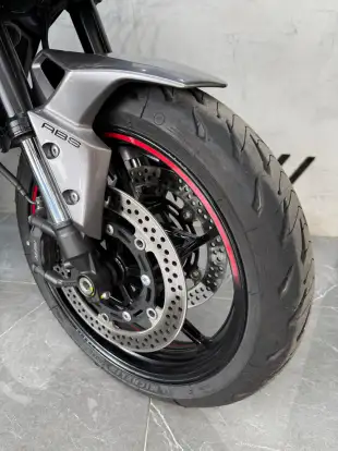 KAWASAKI-Z900-2025