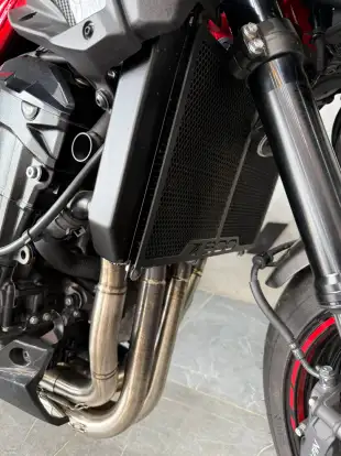KAWASAKI-Z900-2025
