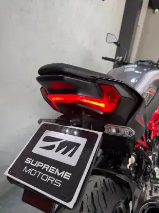 KAWASAKI-Z900-2025