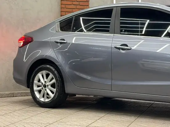 KIA-CERATO-1.6 SX 16V FLEX 4P AUTOMÁTICO KIA-CERATO-2017