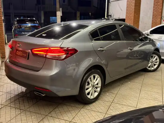 KIA-CERATO-1.6 SX 16V FLEX 4P AUTOMÁTICO KIA-CERATO-2017