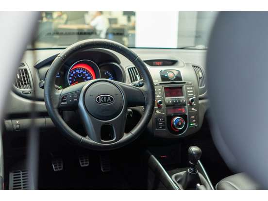 KIA-CERATO-1.6 SX3 16V GASOLINA 4P MANUAL KIA-CERATO-2011