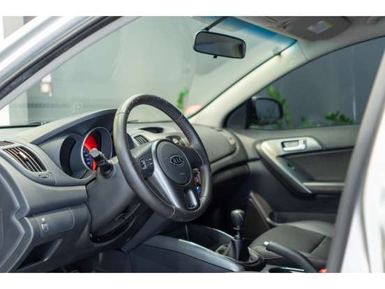 KIA-CERATO-1.6 SX3 16V GASOLINA 4P MANUAL KIA-CERATO-2011