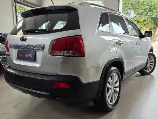 KIA-SORENTO-2.4 16V GASOLINA EX AUTOMÁTICO KIA-SORENTO-2011