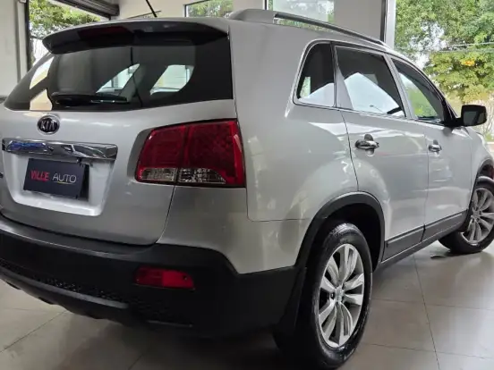 KIA-SORENTO-2.4 16V GASOLINA EX AUTOMÁTICO KIA-SORENTO-2011