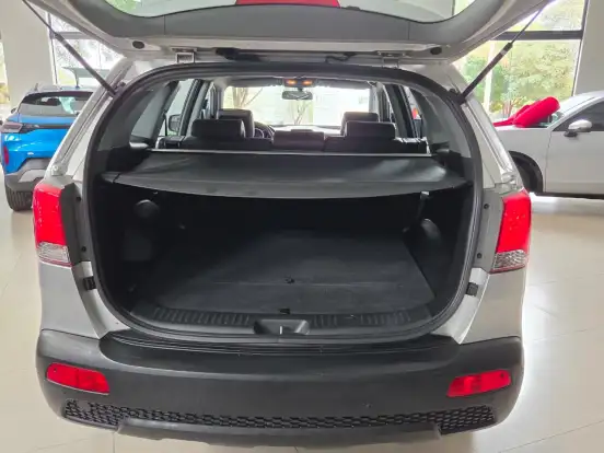 KIA-SORENTO-2011