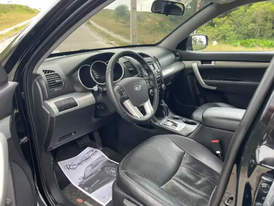 KIA-SORENTO-2011