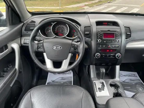 KIA-SORENTO-2011