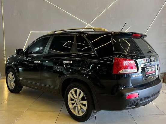 KIA-SORENTO-3.5 V6 GASOLINA EX 7L 4WD AUTOMÁTICO KIA-SORENTO-2010