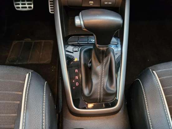 KIA-STONIC-2021