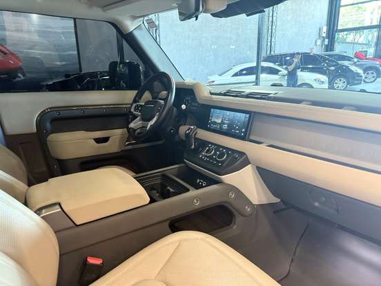 LAND ROVER-DEFENDER-2021