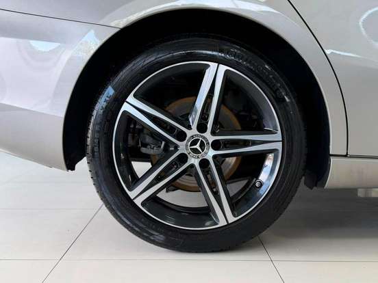 MERCEDES-BENZ-A 200-2020