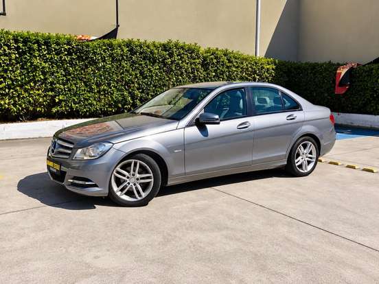 MERCEDES-BENZ-C 180-1.8 CGI CLASSIC 16V GASOLINA 4P AUTOMÁTICO MERCEDES-BENZ-C 180-2011
