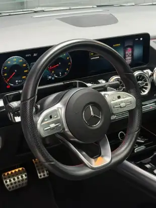 MERCEDES-BENZ-GLA 200-2022