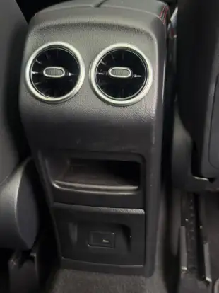 MERCEDES-BENZ-GLA 200-2022