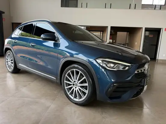 MERCEDES-BENZ-GLA 200-2022