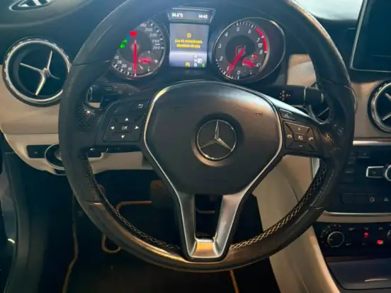MERCEDES-BENZ-GLA 200-1.6 CGI ADVANCE 16V TURBO FLEX 4P AUTOMÁTICO MERCEDES-BENZ-GLA 200-2015