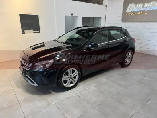 MERCEDES-BENZ-GLA 200-2017