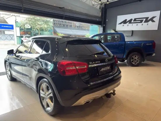 MERCEDES-BENZ-GLA 200-1.6 CGI VISION BLACK EDITION 16V TURBO FLEX 4P AUTOMÁTICO MERCEDES-BENZ-GLA 200-2015