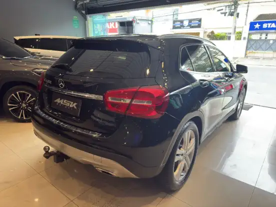 MERCEDES-BENZ-GLA 200-1.6 CGI VISION BLACK EDITION 16V TURBO FLEX 4P AUTOMÁTICO MERCEDES-BENZ-GLA 200-2015