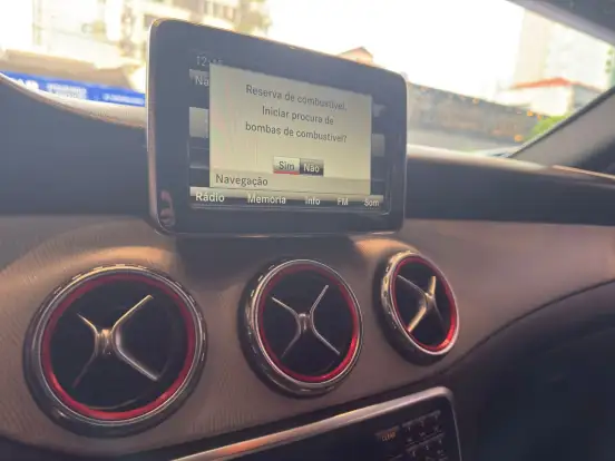 MERCEDES-BENZ-GLA 200-2015