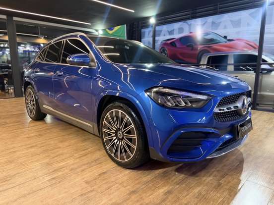 MERCEDES-BENZ-GLA 200-2024