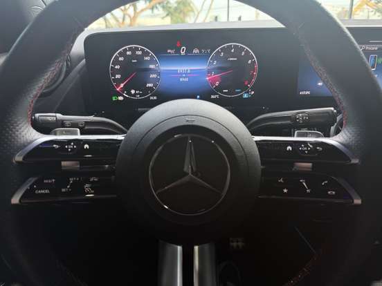 MERCEDES-BENZ-GLA 200-2024