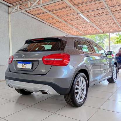 MERCEDES-BENZ-GLA 200-2015