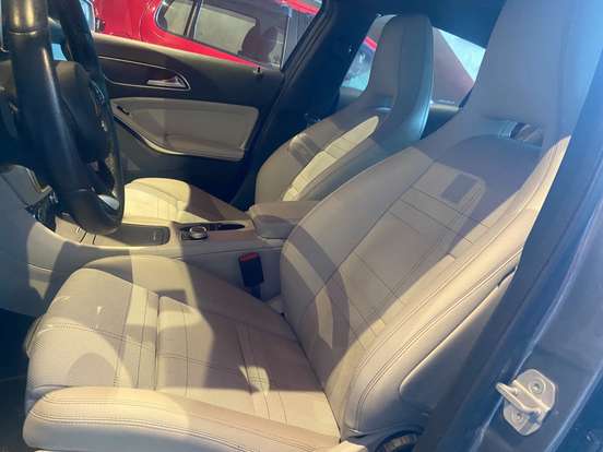 MERCEDES-BENZ-GLA 200-2016