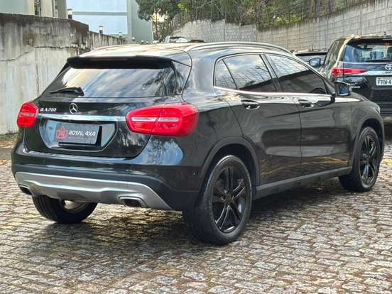 MERCEDES-BENZ-GLA 200-2015