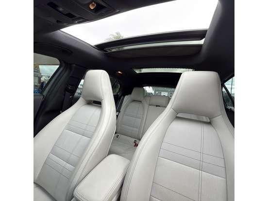MERCEDES-BENZ-GLA 200-2014