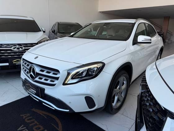 MERCEDES-BENZ GLA 200 1.6 CGI FLEX ADVANCE 7G-DCT