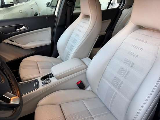 MERCEDES-BENZ-GLA 200-2018